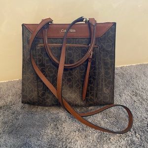 Calvin Klein shoulder bag w/ removable strap
